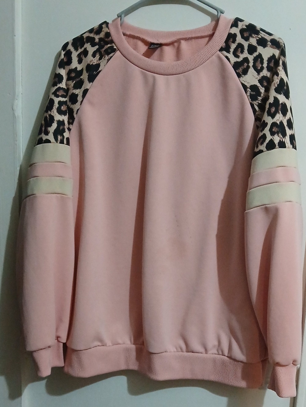 SHEIN Pink Pullover Sweatshirt with Leopard Raglan Shoulders L